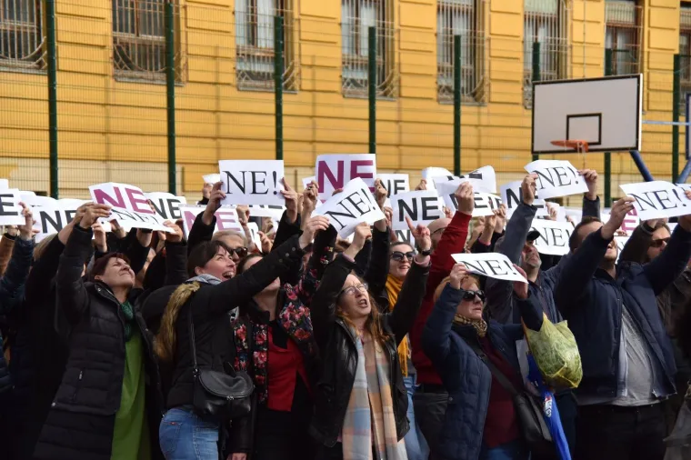 &Scaron;trajka&scaron;i milenijskom fotografijom poslali jasnu poruku Plenkoviću
