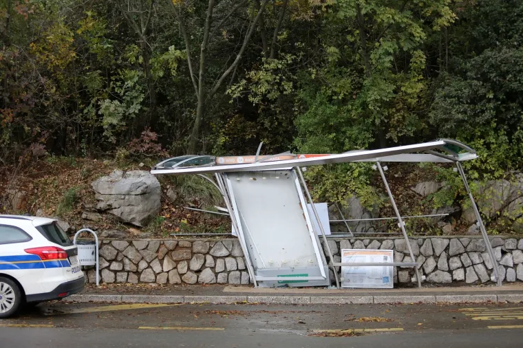 Pijavica prohujala riječkom Kantridom: U zrak letjeli limovi i krov brodogradilišta 3. maj