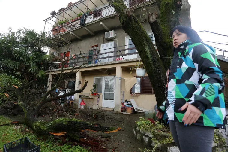 Pijavica prohujala riječkom Kantridom: U zrak letjeli limovi i krov brodogradilišta 3. maj