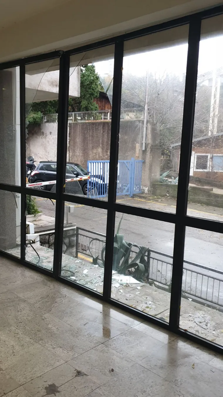 Pijavica prohujala riječkom Kantridom: U zrak letjeli limovi i krov brodogradili&scaron;ta 3. maj