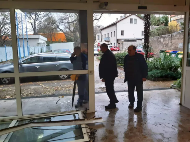 Pijavica prohujala riječkom Kantridom: U zrak letjeli limovi i krov brodogradili&scaron;ta 3. maj