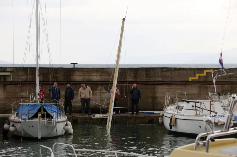 Pijavica prohujala riječkom Kantridom: U zrak letjeli limovi i krov brodogradili&scaron;ta 3. maj