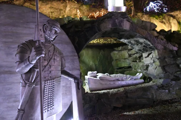 Hoće li nadma&scaron;iti pro&scaron;logodi&scaron;njih pet milijuna lampica? Počinje nova bajkovita Božićna priča obitelji Salaj