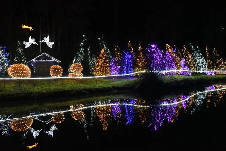 Hoće li nadma&scaron;iti pro&scaron;logodi&scaron;njih pet milijuna lampica? Počinje nova bajkovita Božićna priča obitelji Salaj