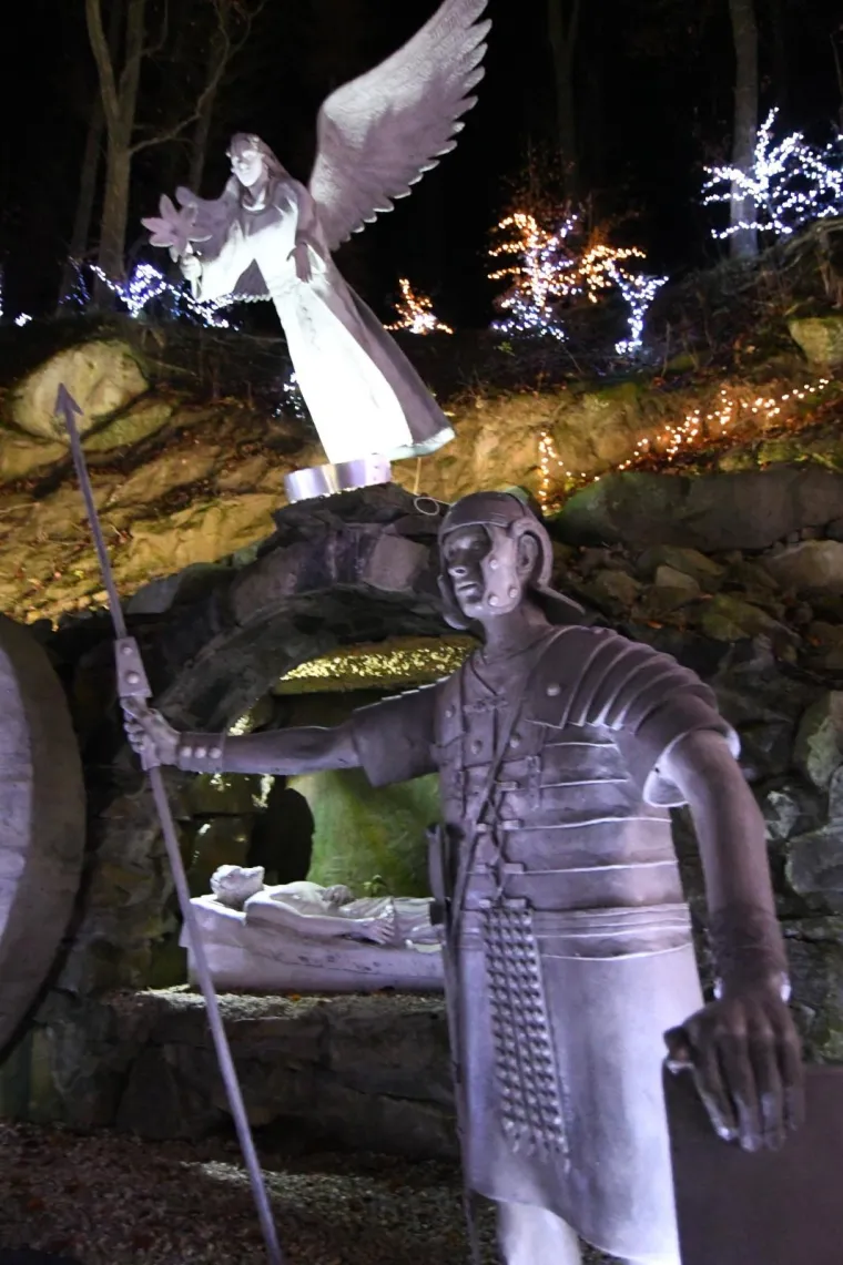 Hoće li nadma&scaron;iti pro&scaron;logodi&scaron;njih pet milijuna lampica? Počinje nova bajkovita Božićna priča obitelji Salaj