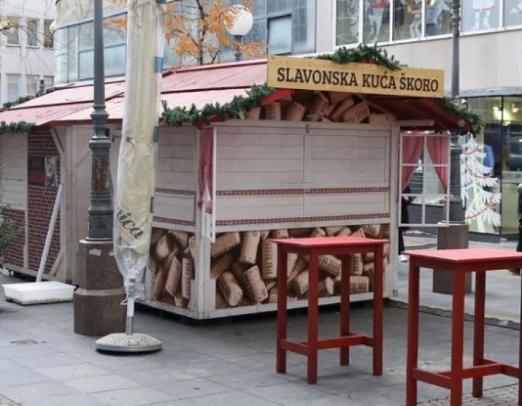 Jedna litrica za jedan glas: I &Scaron;koro ima kućicu na zagrebačkom Adventu