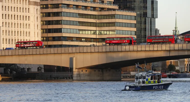 Pucnjava u Londonu: Policija zatvorila najpoznatiji most, jedna osoba pogođena iz vatrenog oružja