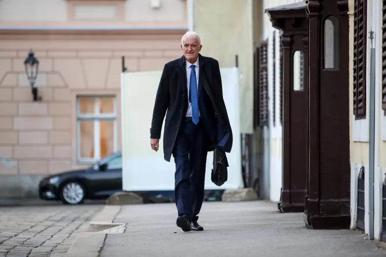 Predstavnici obrazovnih sindikata dolaze u Vladu na pregovore