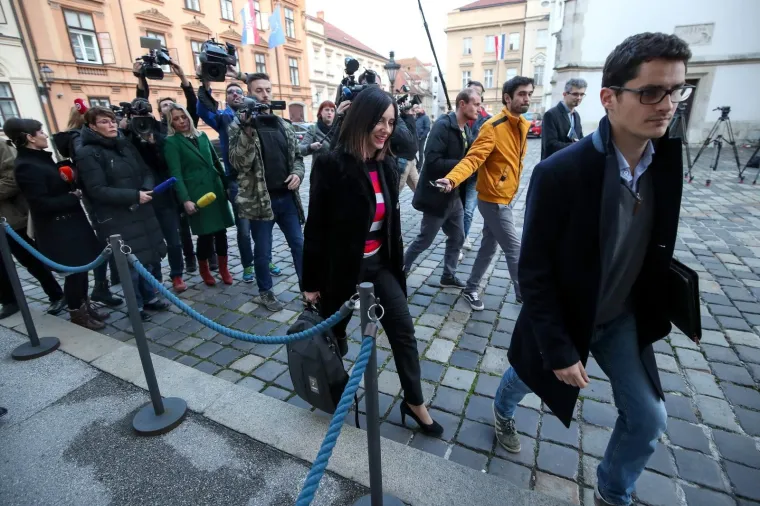 Predstavnici obrazovnih sindikata dolaze u Vladu na pregovore