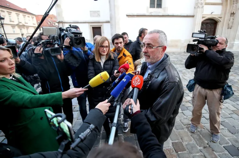 Predstavnici obrazovnih sindikata dolaze u Vladu na pregovore