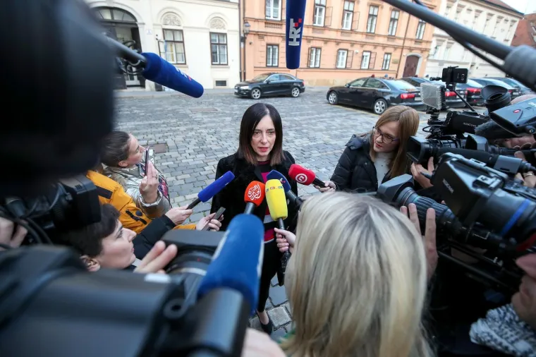 Predstavnici obrazovnih sindikata dolaze u Vladu na pregovore