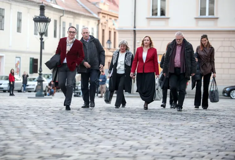 Predstavnici obrazovnih sindikata dolaze u Vladu na pregovore