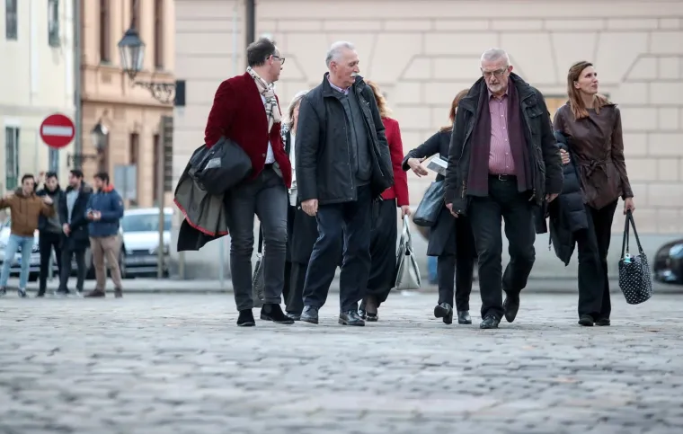 Predstavnici obrazovnih sindikata dolaze u Vladu na pregovore