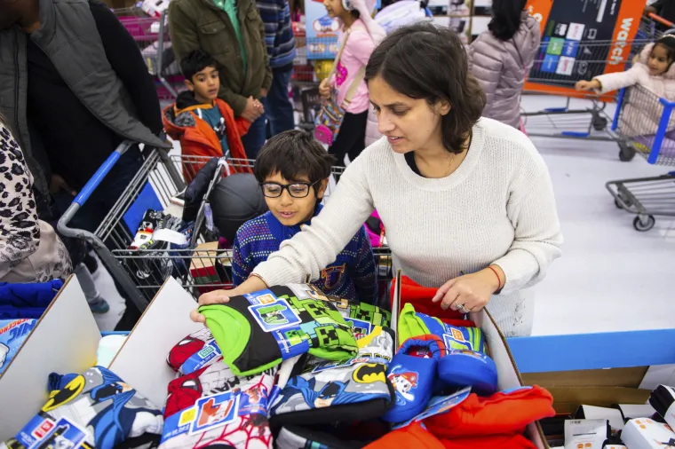 Najvi&scaron;e se traži elektronika: Pogledajte kakav kaos vlada na Black Friday vani!