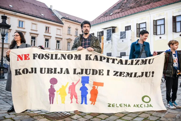 Prosvjed protiv klimatskih promjena: 'Dosta je samovolje ove &scaron;tetne Vlade. Dosta!'