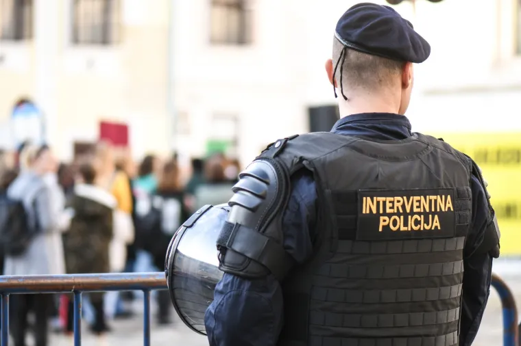 Prosvjed protiv klimatskih promjena: 'Dosta je samovolje ove &scaron;tetne Vlade. Dosta!'