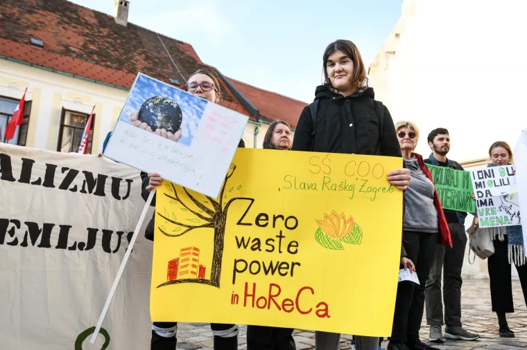 Prosvjed protiv klimatskih promjena: 'Dosta je samovolje ove &scaron;tetne Vlade. Dosta!'
