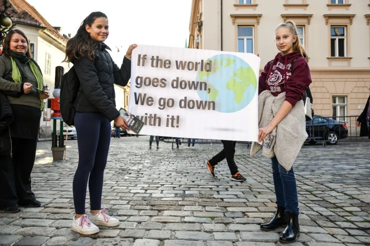 Prosvjed protiv klimatskih promjena: 'Dosta je samovolje ove &scaron;tetne Vlade. Dosta!'