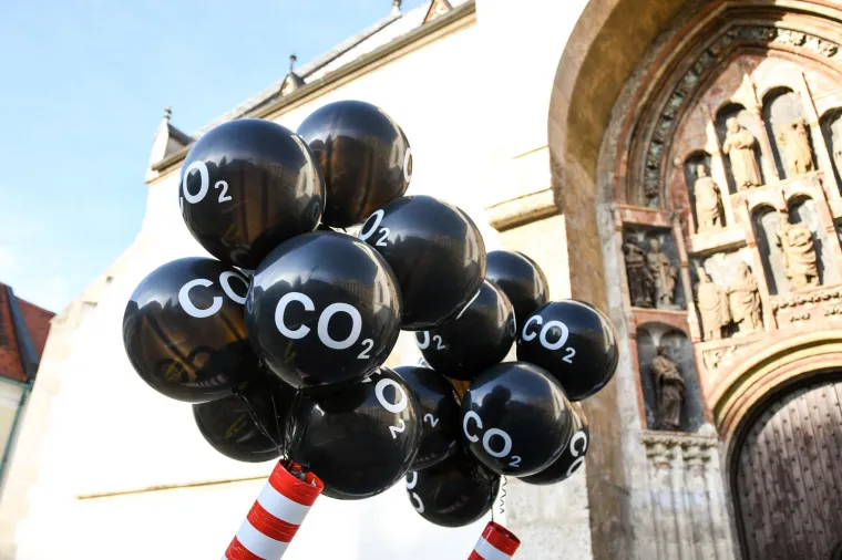 Prosvjed protiv klimatskih promjena: 'Dosta je samovolje ove &scaron;tetne Vlade. Dosta!'