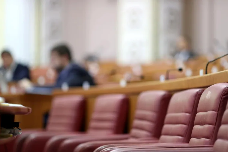 &Scaron;trajkaju li i zastupnici kad je Sabor tako prazan? Izbrojali smo ih samo 16 na radnom mjestu