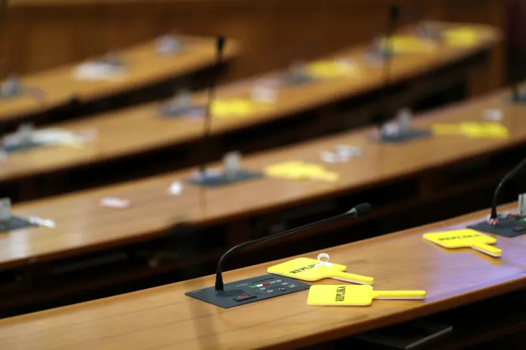 &Scaron;trajkaju li i zastupnici kad je Sabor tako prazan? Izbrojali smo ih samo 16 na radnom mjestu