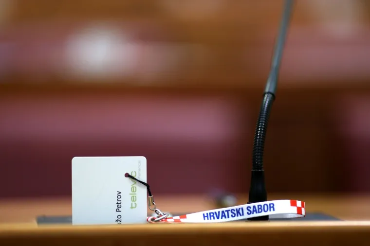 &Scaron;trajkaju li i zastupnici kad je Sabor tako prazan? Izbrojali smo ih samo 16 na radnom mjestu