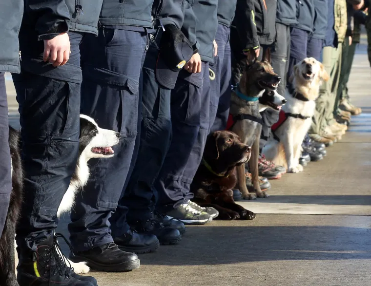 Hrvatski heroji vratili se iz Albanije: Nakon potresa spa&scaron;avali ljude iz ru&scaron;evina