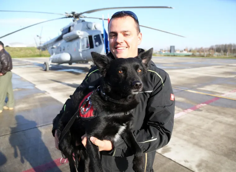 Hrvatski heroji vratili se iz Albanije: Nakon potresa spa&scaron;avali ljude iz ru&scaron;evina