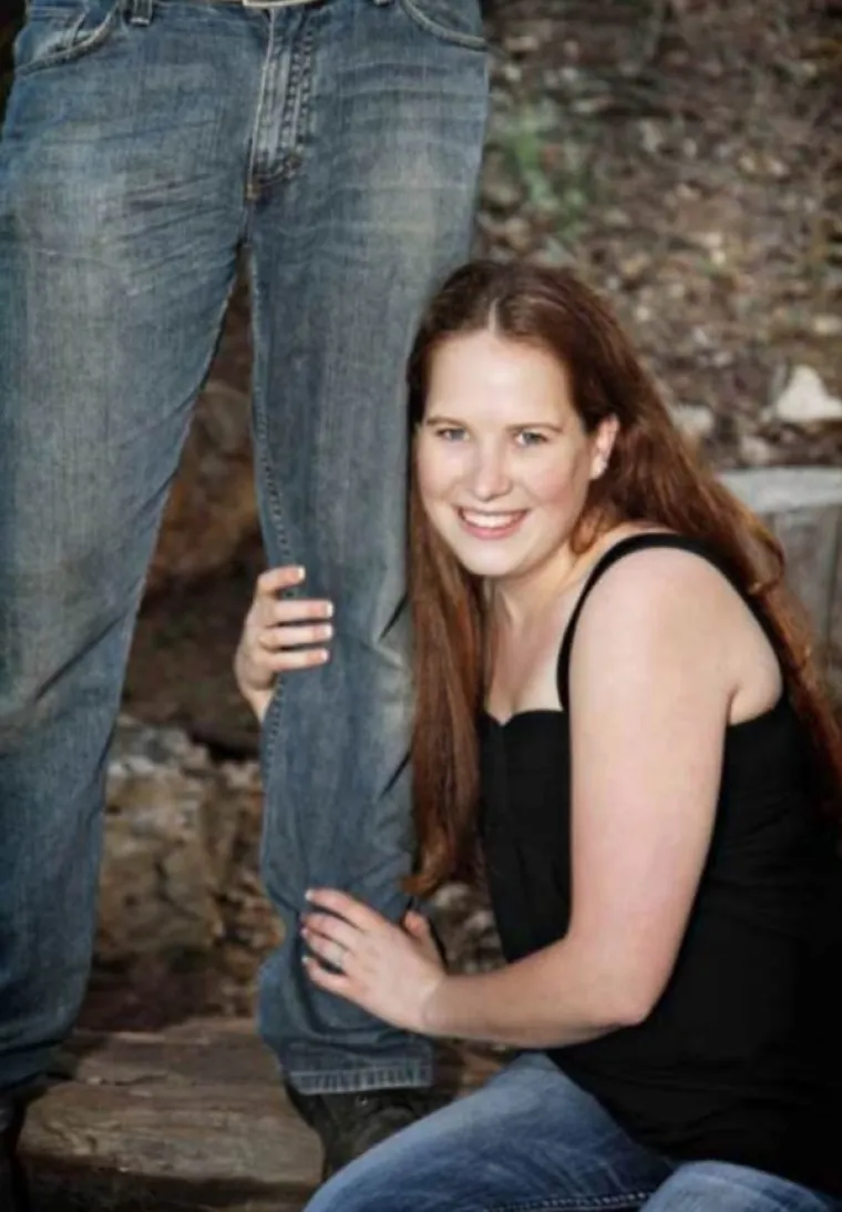 OVO SU NAJČUDNIJE ZARUČNIČKE FOTOGRAFIJE: Nekim ljudima bi zaista trebala dozvola za brak, a nekima i dozvola za puno vi&scaron;e od toga