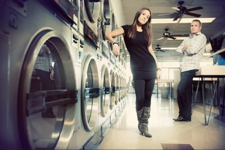 OVO SU NAJČUDNIJE ZARUČNIČKE FOTOGRAFIJE: Nekim ljudima bi zaista trebala dozvola za brak, a nekima i dozvola za puno vi&scaron;e od toga