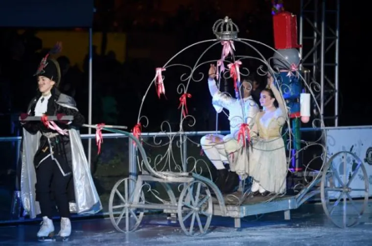 Vatromet, lampice, balet: Ovo su prekrasni prizori svečanog otvaranja Adventa u Zagrebu