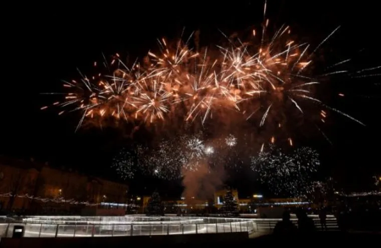 Vatromet, lampice, balet: Ovo su prekrasni prizori svečanog otvaranja Adventa u Zagrebu