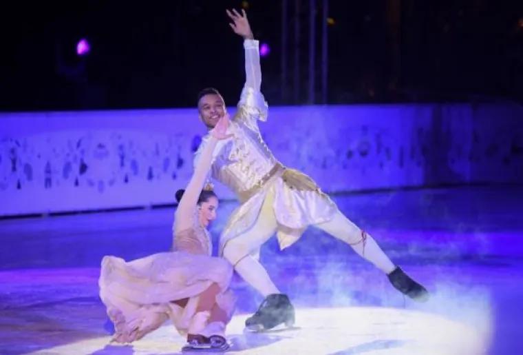 Vatromet, lampice, balet: Ovo su prekrasni prizori svečanog otvaranja Adventa u Zagrebu