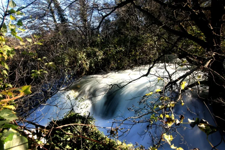 Zima donosi hladno vrijeme, ali i čarobnu prirodu: Slapovi Krke jutros su osvanuli u zapanjujućem ruhu