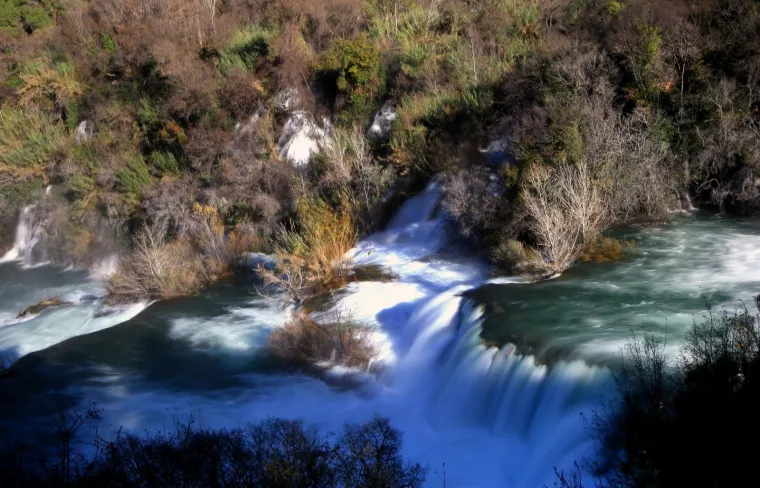 Zima donosi hladno vrijeme, ali i čarobnu prirodu: Slapovi Krke jutros su osvanuli u zapanjujućem ruhu