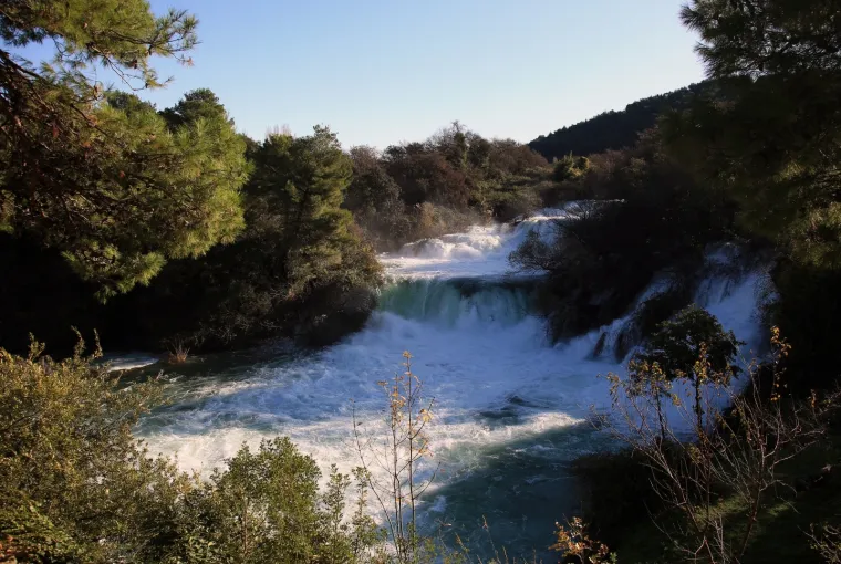 Zima donosi hladno vrijeme, ali i čarobnu prirodu: Slapovi Krke jutros su osvanuli u zapanjujućem ruhu