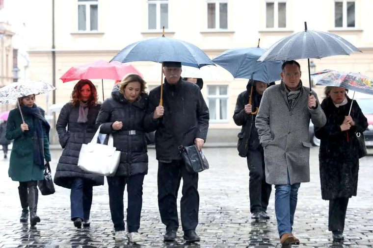 Ključan sastanak u Vladi: Prekida li se &scaron;trajk u &scaron;kolama?
