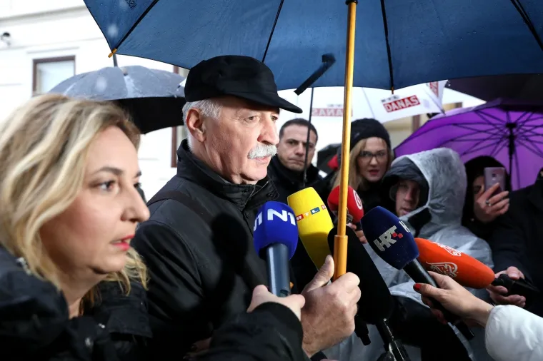 Ključan sastanak u Vladi: Prekida li se &scaron;trajk u &scaron;kolama?