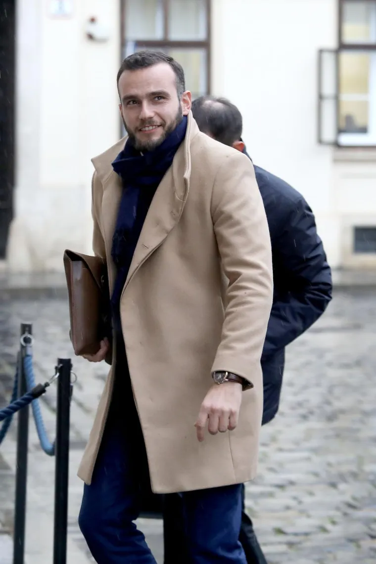 Ključan sastanak u Vladi: Prekida li se &scaron;trajk u &scaron;kolama?