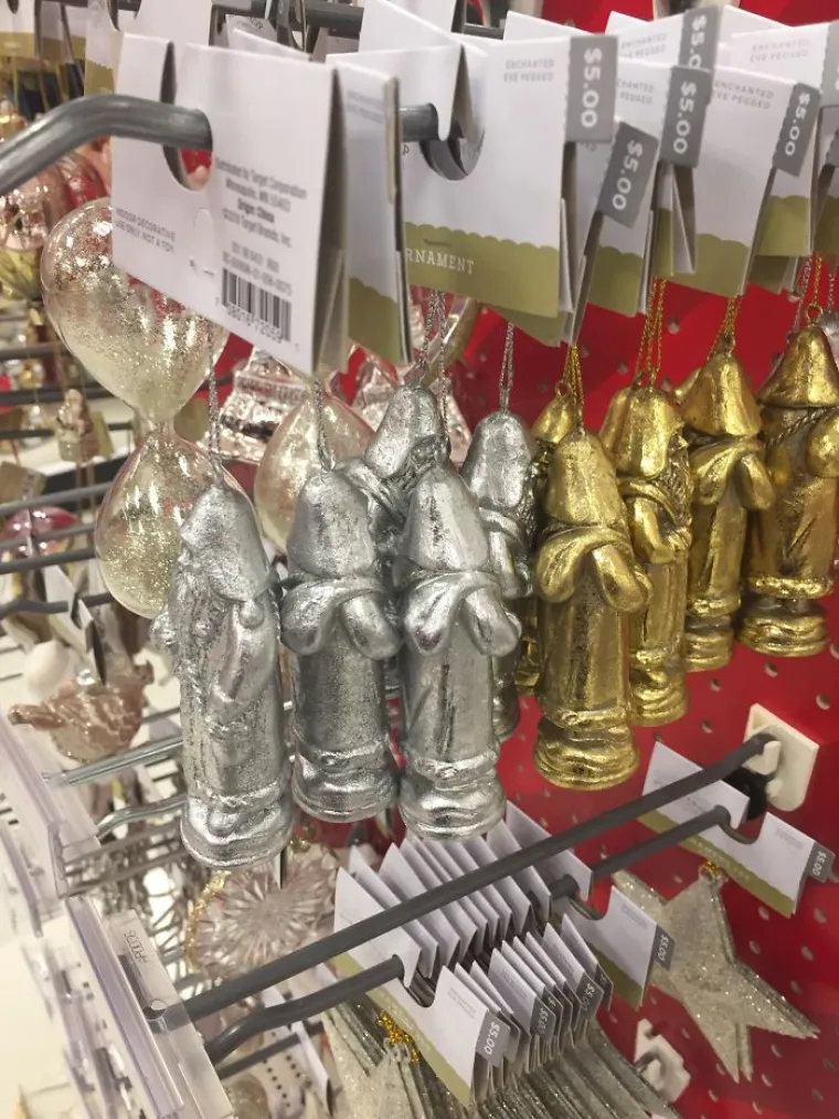 ONI SU MISLILI DA BI BOŽIĆ TREBAO BITI SIMPATIČAN, A ISPAO JE PERVERZAN: Djetinjstvo nam je nepovratno uni&scaron;teno