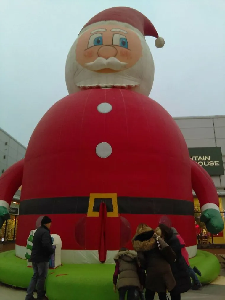 ONI SU MISLILI DA BI BOŽIĆ TREBAO BITI SIMPATIČAN, A ISPAO JE PERVERZAN: Djetinjstvo nam je nepovratno uni&scaron;teno