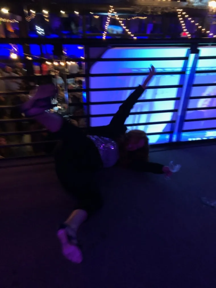 KAŽETE, DOBRO STE SE NAPILI SINOĆ? Ako ste se osramotili barem upola kao oni, svaka vam čast!