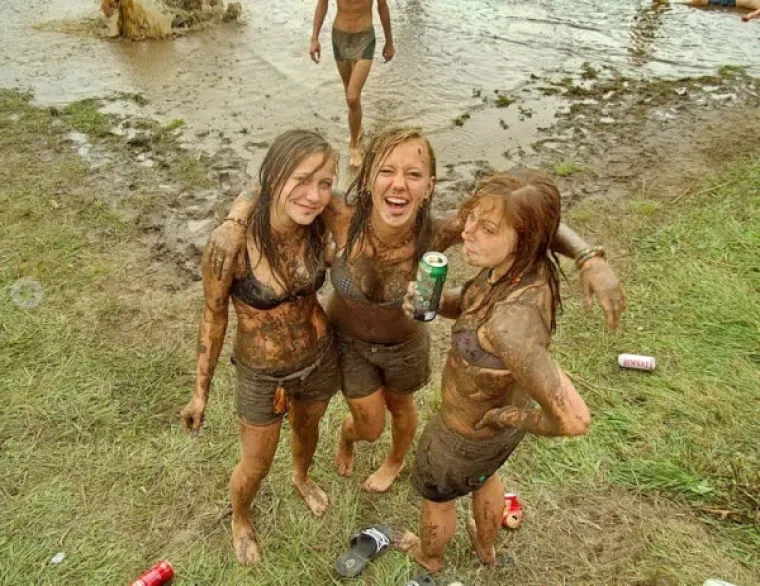 KAŽETE, DOBRO STE SE NAPILI SINOĆ? Ako ste se osramotili barem upola kao oni, svaka vam čast!