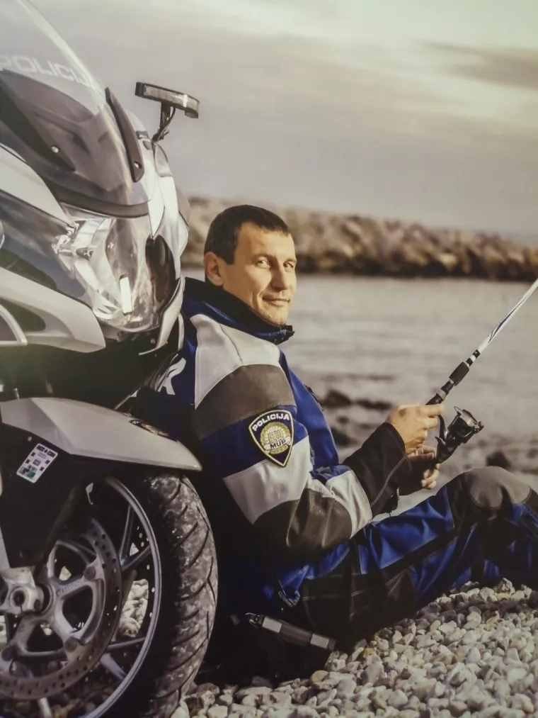 Poslastica za žene! Riječki policajci u svom najboljem izdanju slikali se za kalendar