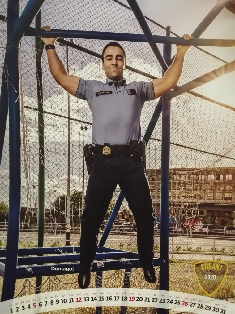 Poslastica za žene! Riječki policajci u svom najboljem izdanju slikali se za kalendar