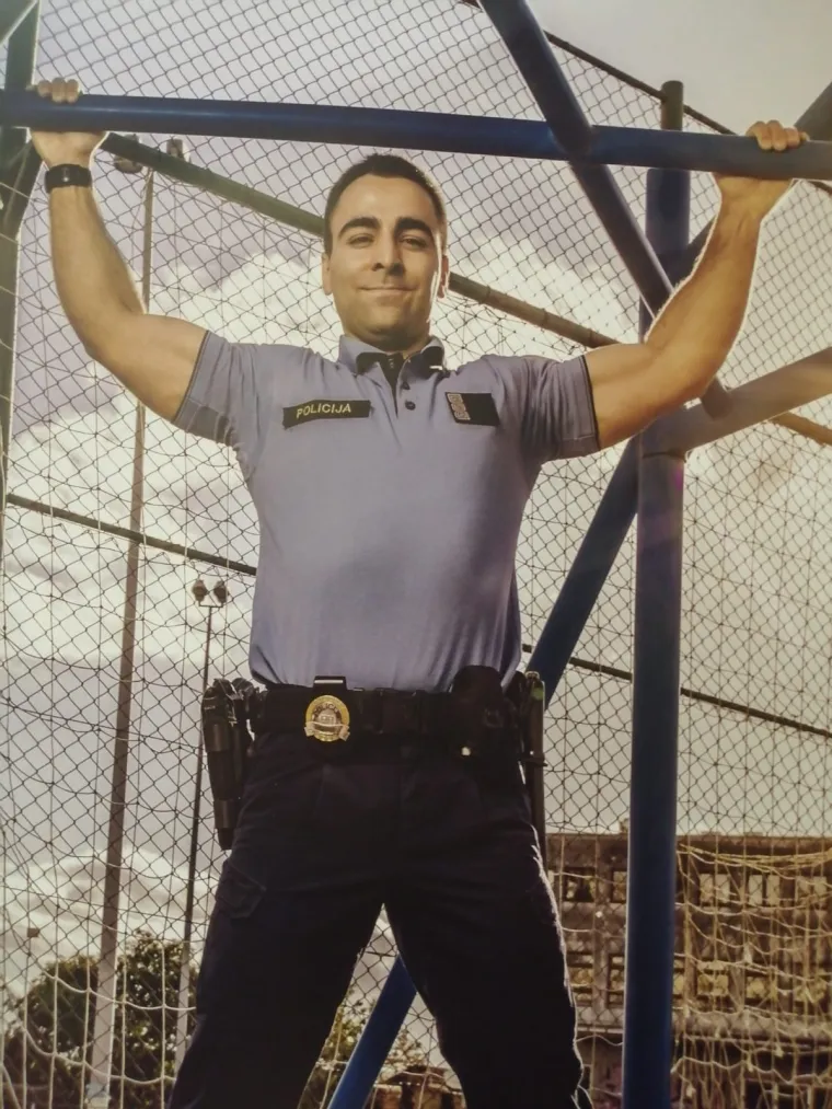 Poslastica za žene! Riječki policajci u svom najboljem izdanju slikali se za kalendar