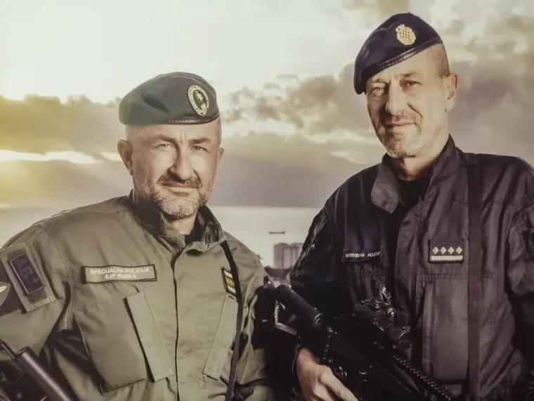 Poslastica za žene! Riječki policajci u svom najboljem izdanju slikali se za kalendar