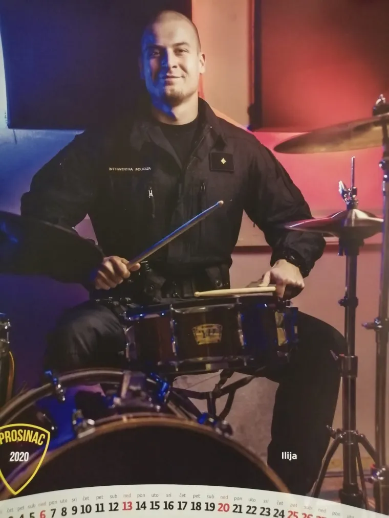 Poslastica za žene! Riječki policajci u svom najboljem izdanju slikali se za kalendar