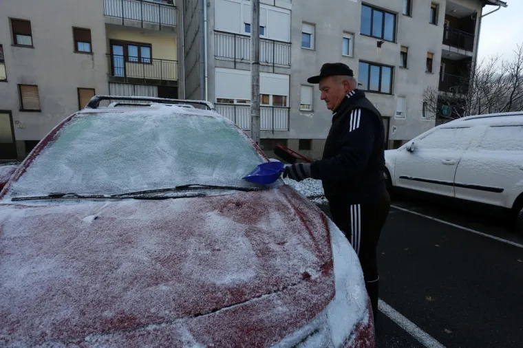 Gorski kotar zabijelio prvi ovogodi&scaron;nji snijeg: Zimske radosti mogu početi