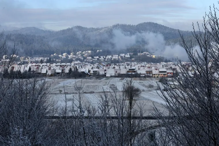 Gorski kotar zabijelio prvi ovogodi&scaron;nji snijeg: Zimske radosti mogu početi